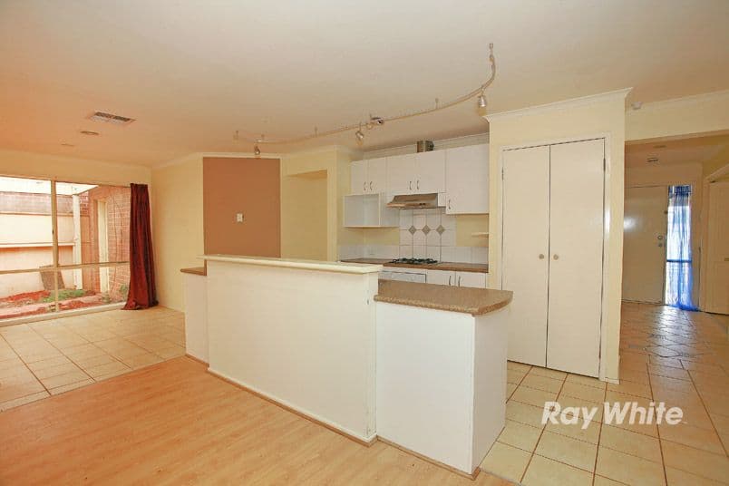 11 Furze Court, CRANBOURNE VIC 3977, Cranbourne West - Thumbnail 4
