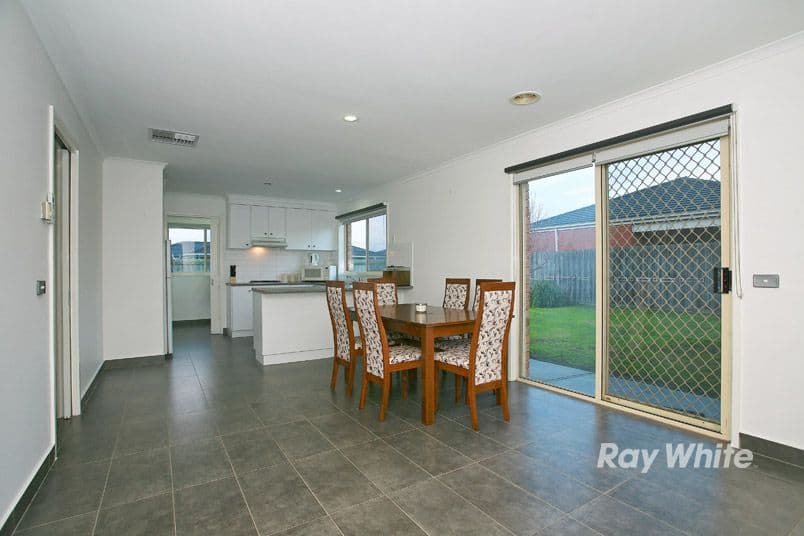 52 Kingdom Drive, CRANBOURNE VIC 3977, Cranbourne - Thumbnail 4