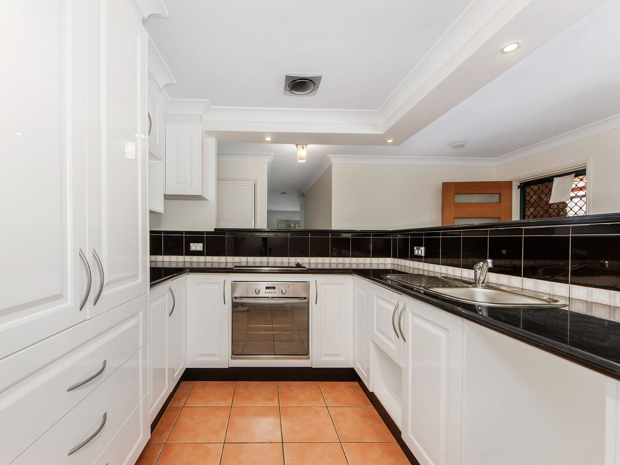 81 Cootharaba Drive, Helensvale QLD 4212, Helensvale - Thumbnail 4