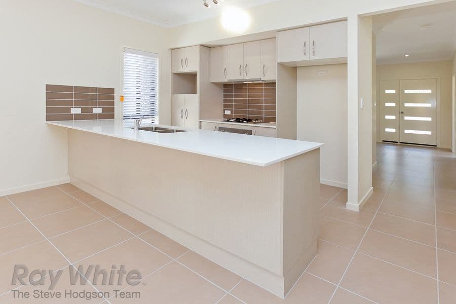 48 Parkland Drive, SPRINGFIELD LAKES QLD 4300, Springfield Lakes - Thumbnail 2