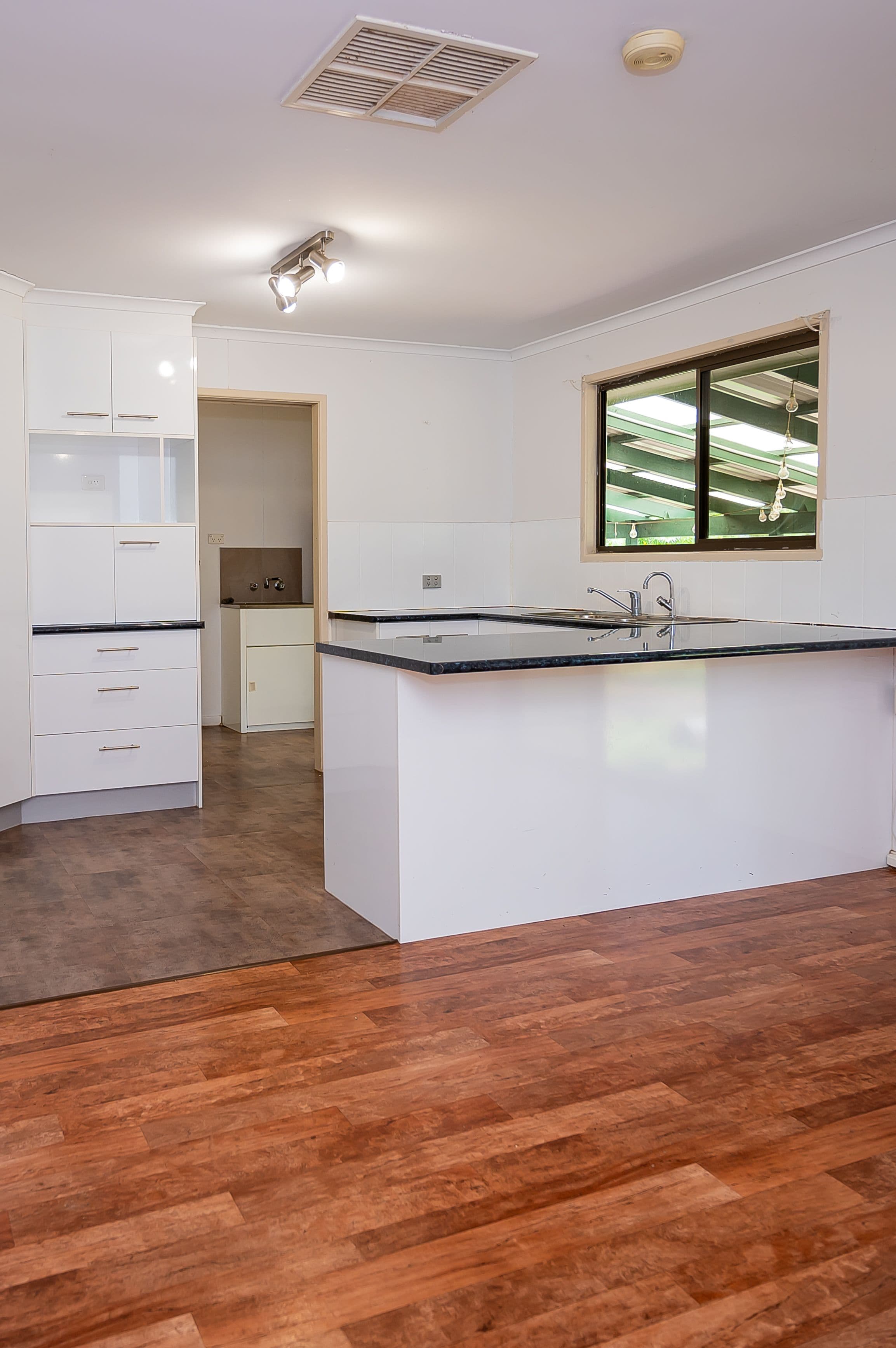 106 Roslyn Drive, Roma QLD 4455, Roma - Thumbnail 5