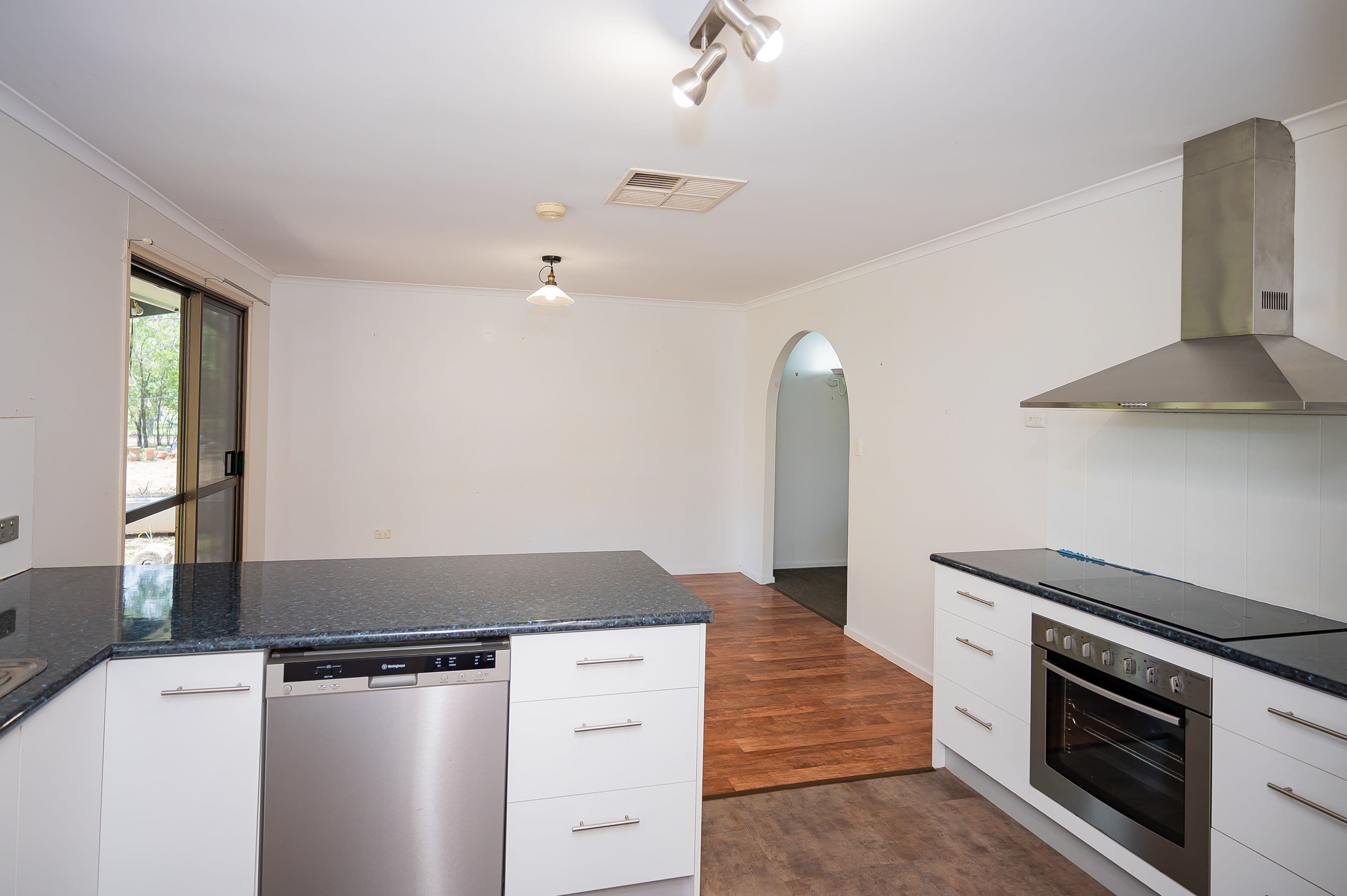 106 Roslyn Drive, Roma QLD 4455, Roma - Thumbnail 7