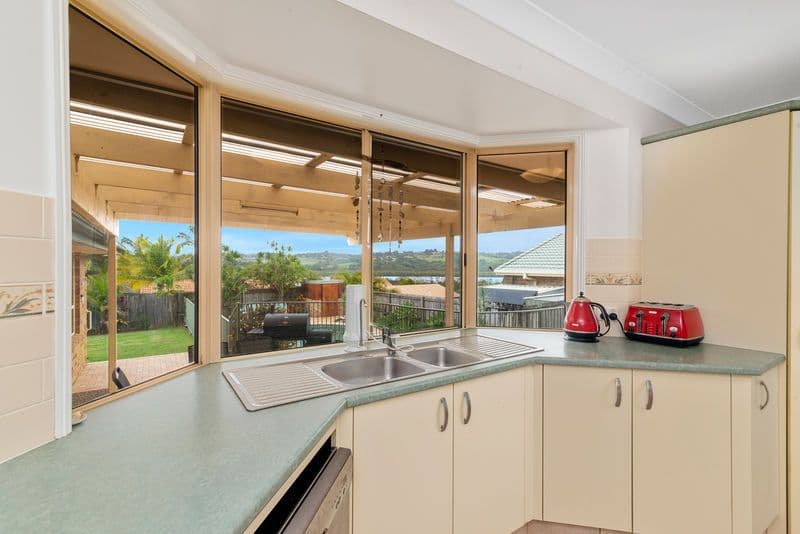 39 Champagne Drive, Tweed Heads South - Thumbnail 5