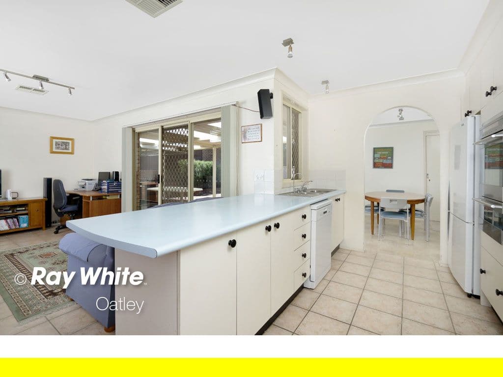 22 Clarendon Road, Peakhurst - Thumbnail 5
