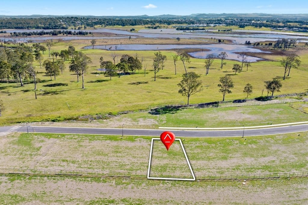 73 Malachite Street, Chisholm - Image 1