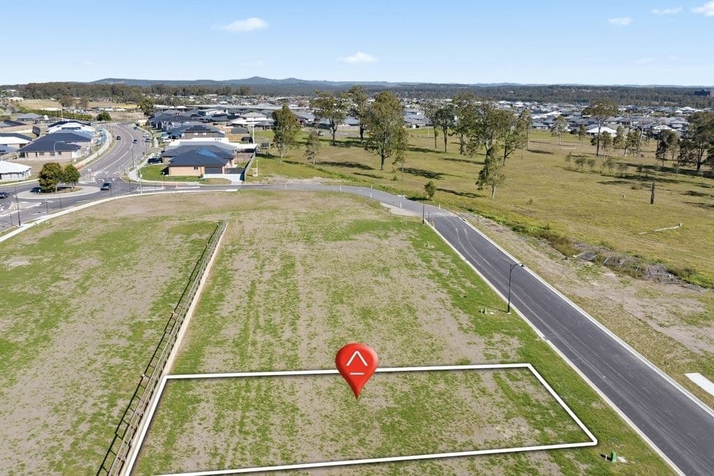 73 Malachite Street, Chisholm - Thumbnail 2