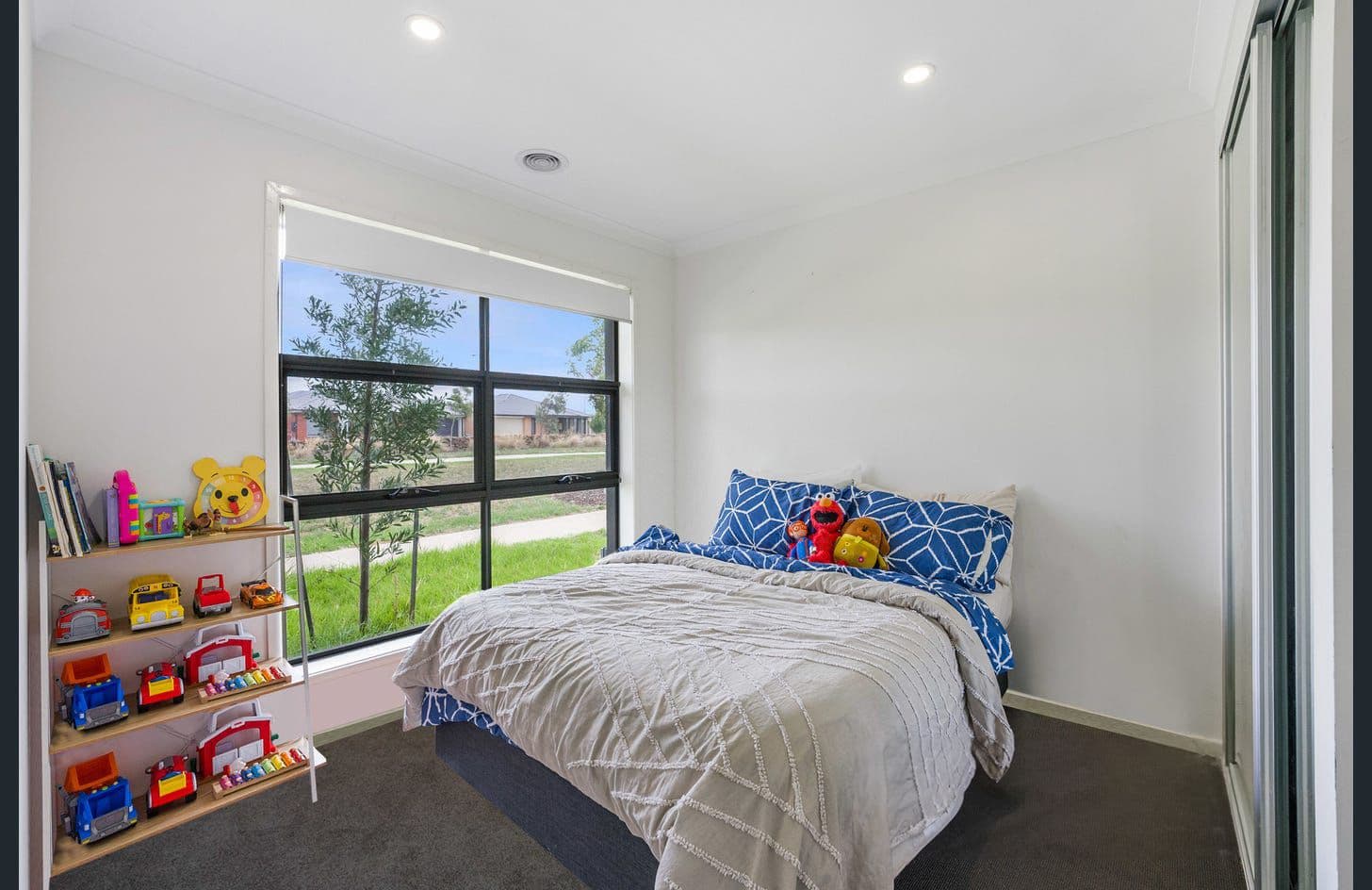 13 Vessey Walk, Wyndham Vale VIC 3024, Wyndham Vale - Thumbnail 2