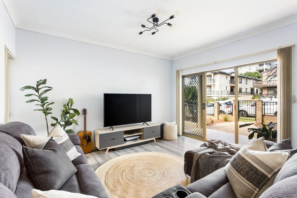 2/20-22 Hercules Street, Wollongong - Image 1