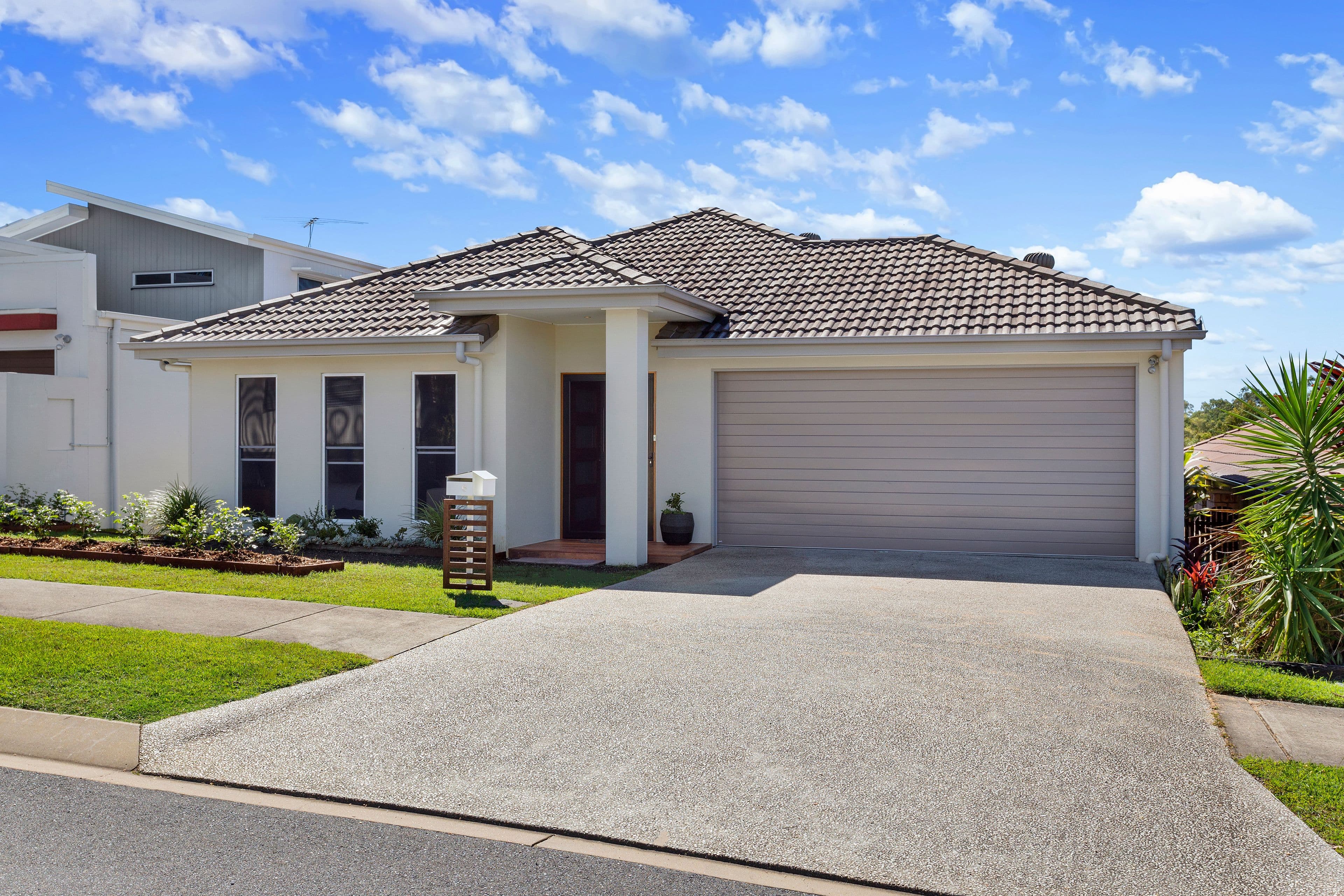6 Vedanta Drive, Springfield Lakes QLD 4300, Springfield Lakes - Thumbnail 2
