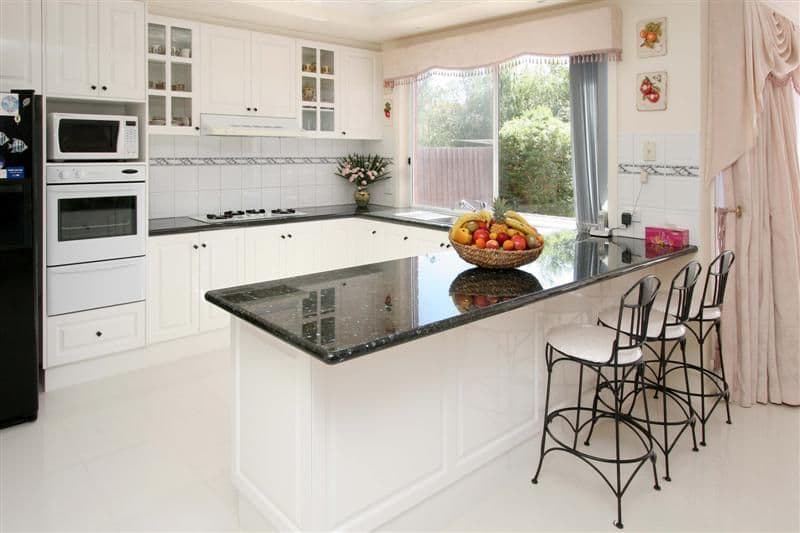5 Mackenzie Close, TAYLORS LAKES VIC 3038, Taylors Lakes - Thumbnail 3