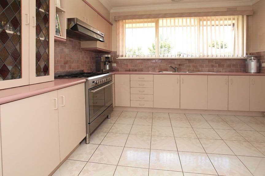 49 Thornhill Drive, FOREST HILL VIC 3131, Forest Hill - Thumbnail 2