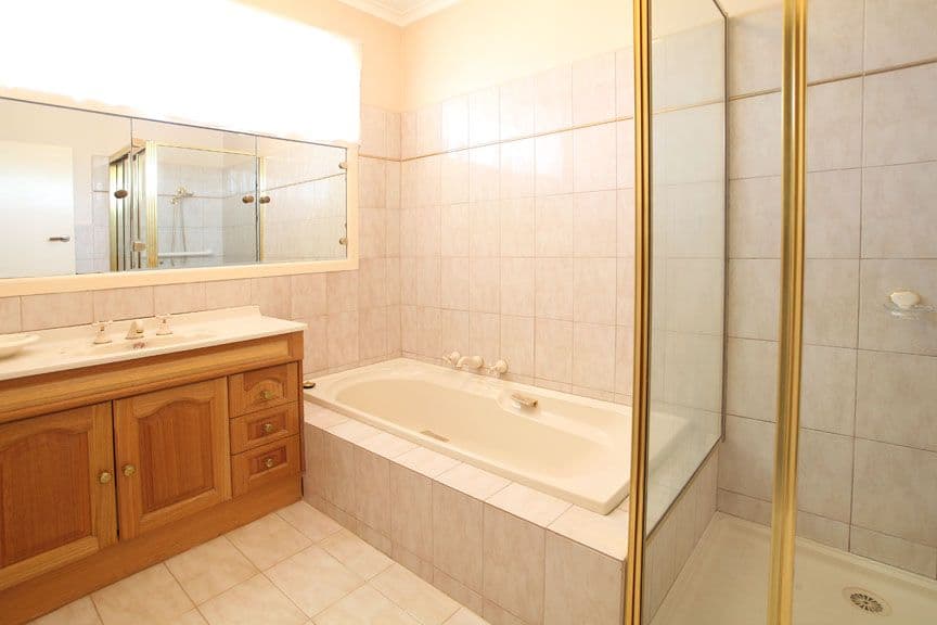 49 Thornhill Drive, FOREST HILL VIC 3131, Forest Hill - Thumbnail 7