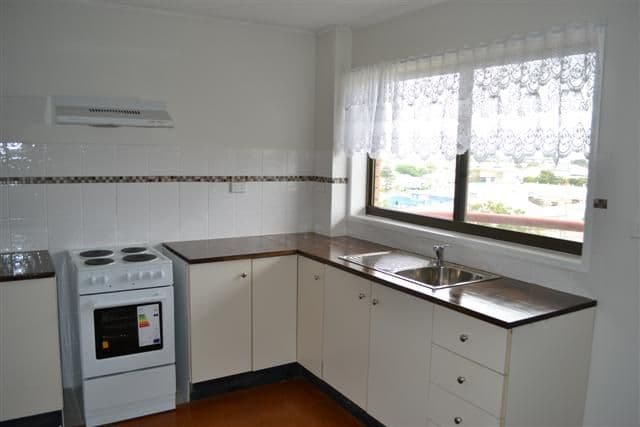 7 Kent Street, WEST GLADSTONE QLD 4680, West Gladstone - Thumbnail 2