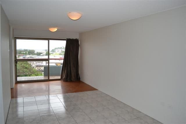 7 Kent Street, WEST GLADSTONE QLD 4680, West Gladstone - Thumbnail 4