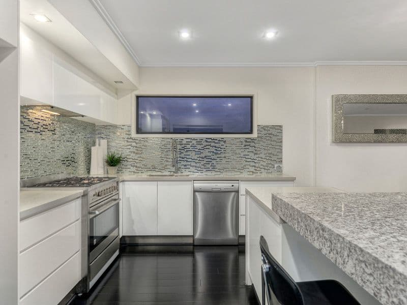 39 Raceview Avenue, Hendra QLD 4011, Hendra - Thumbnail 2