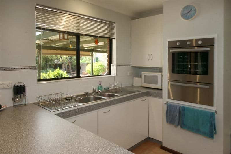 33 Barwon Street, LESMURDIE WA 6076, Lesmurdie - Thumbnail 5