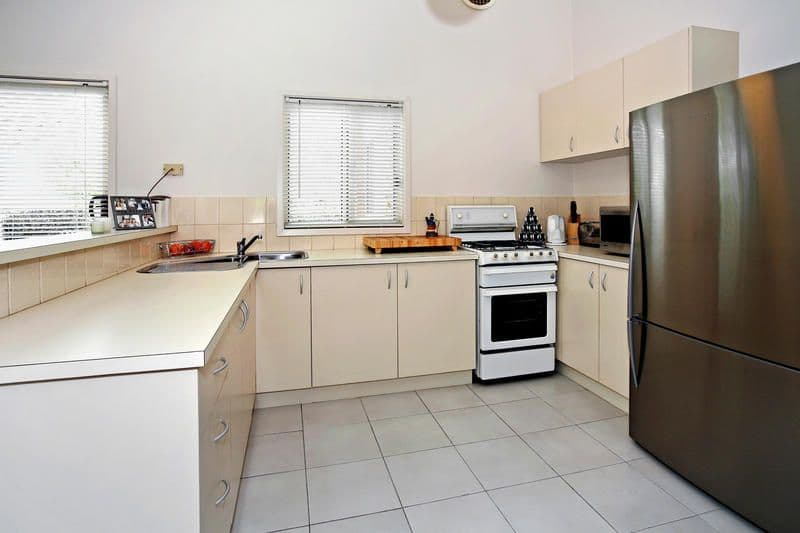 3 Augustine Drive, HIGHTON VIC 3216, Highton - Thumbnail 4