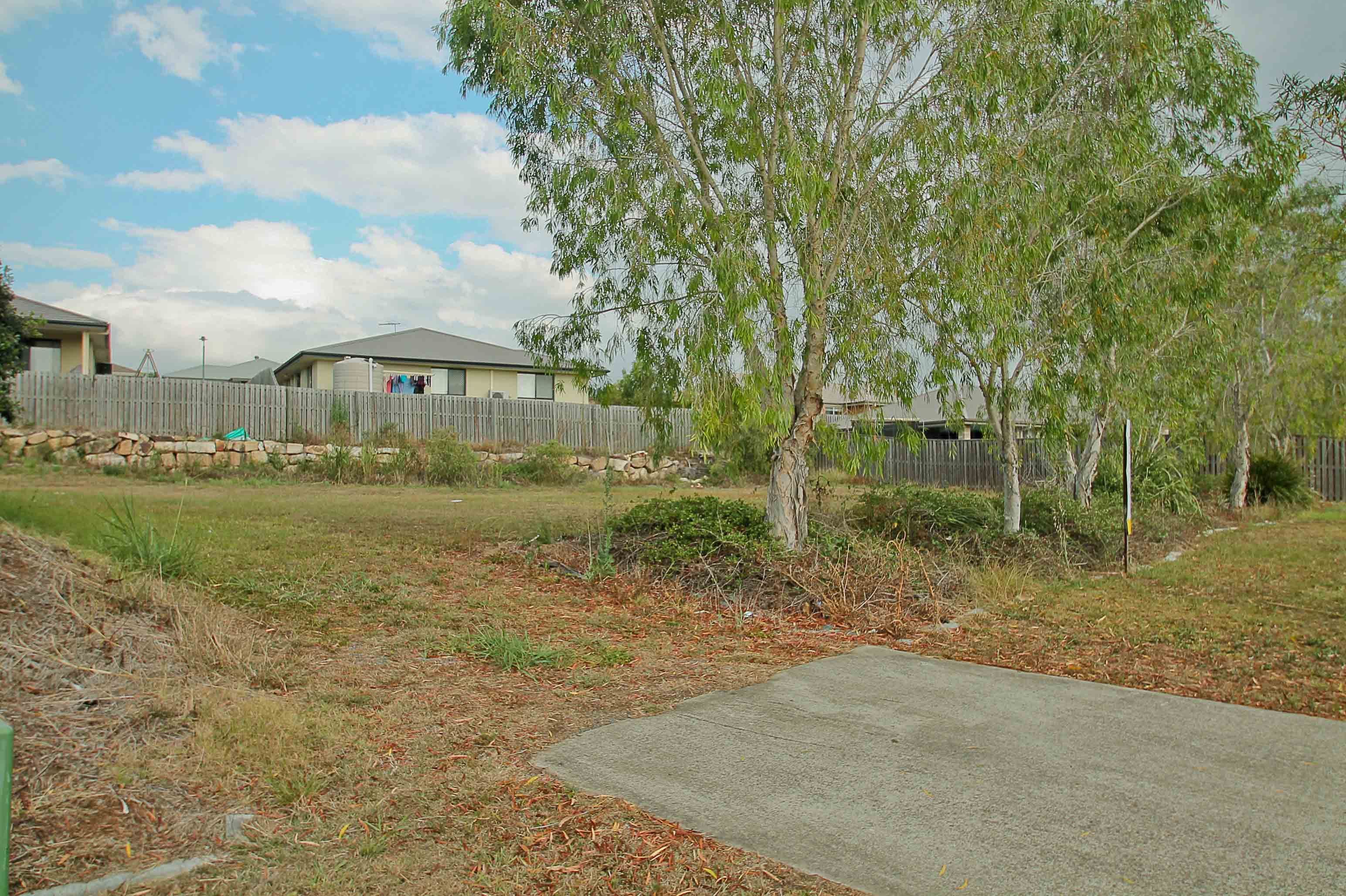 24 Holterman Crescent, REDBANK PLAINS QLD 4301, Redbank Plains - Thumbnail 3