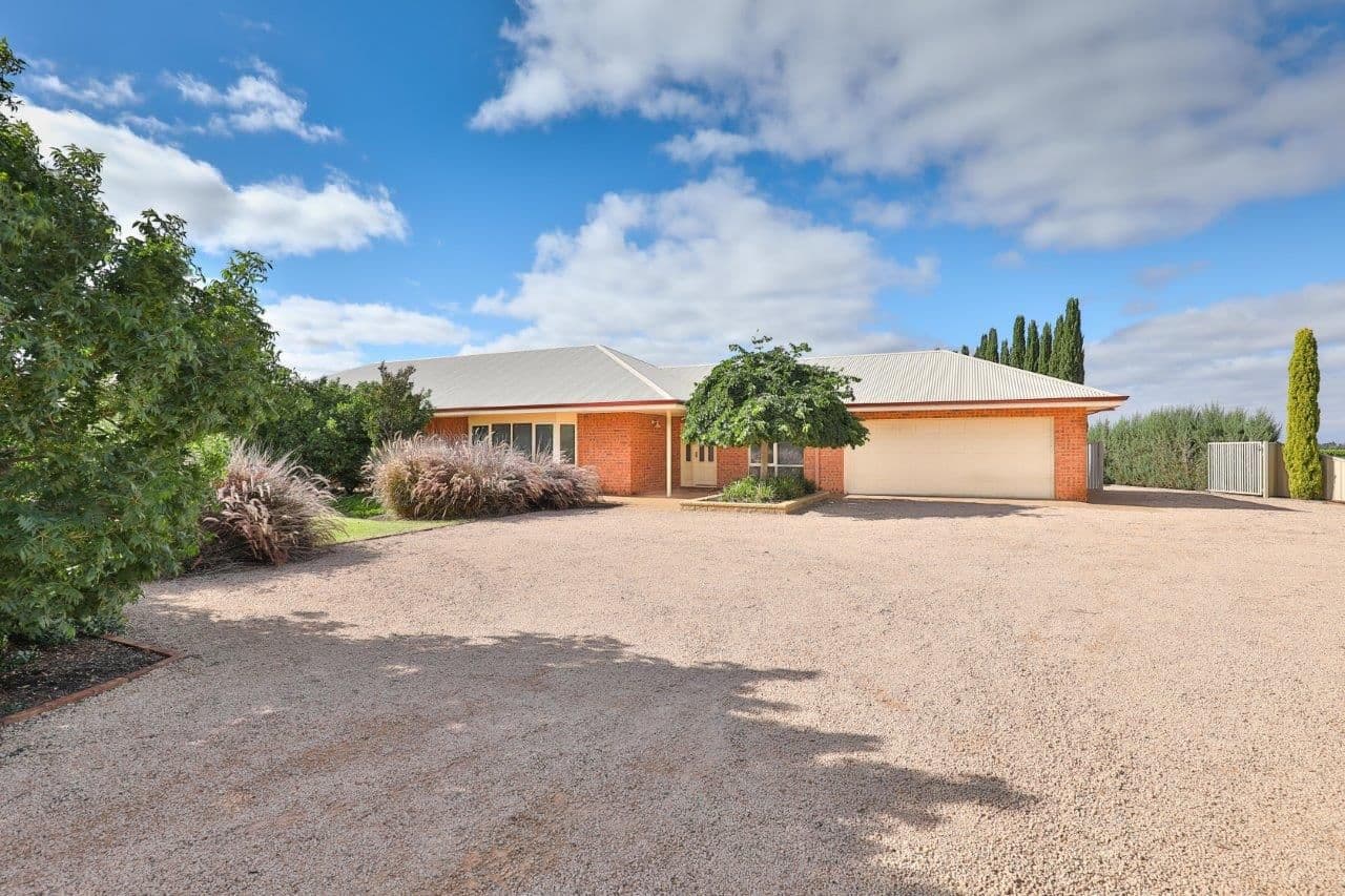 144 Fifth Street, Nichols Point VIC 3501, Nichols Point - Thumbnail 2