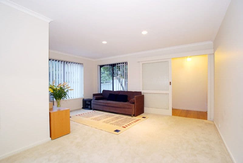 12 Hamilton Crescent, DONCASTER EAST VIC 3109, Doncaster East - Thumbnail 3