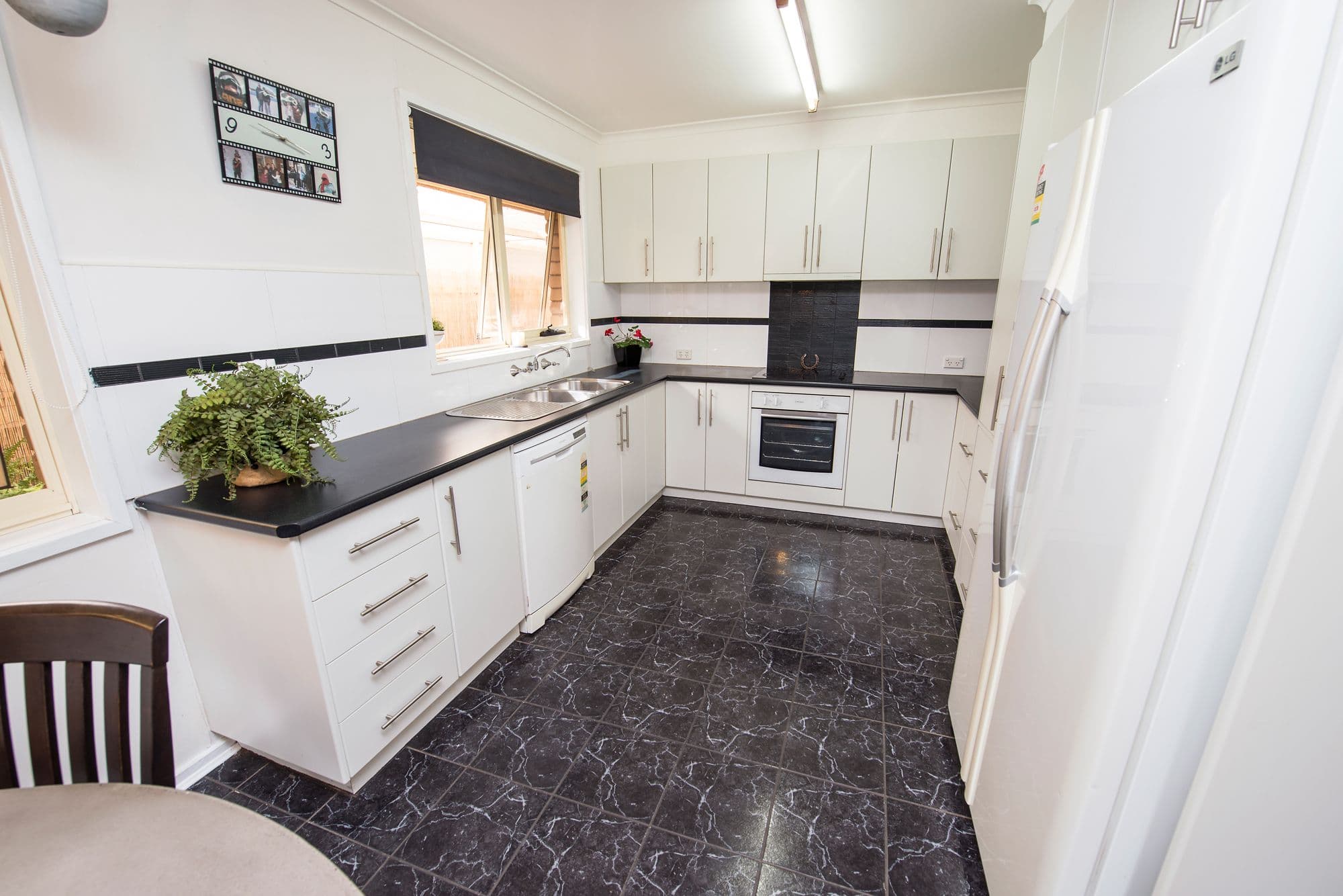 19 Douglas Avenue, Swan Hill VIC 3585, Swan Hill - Thumbnail 5