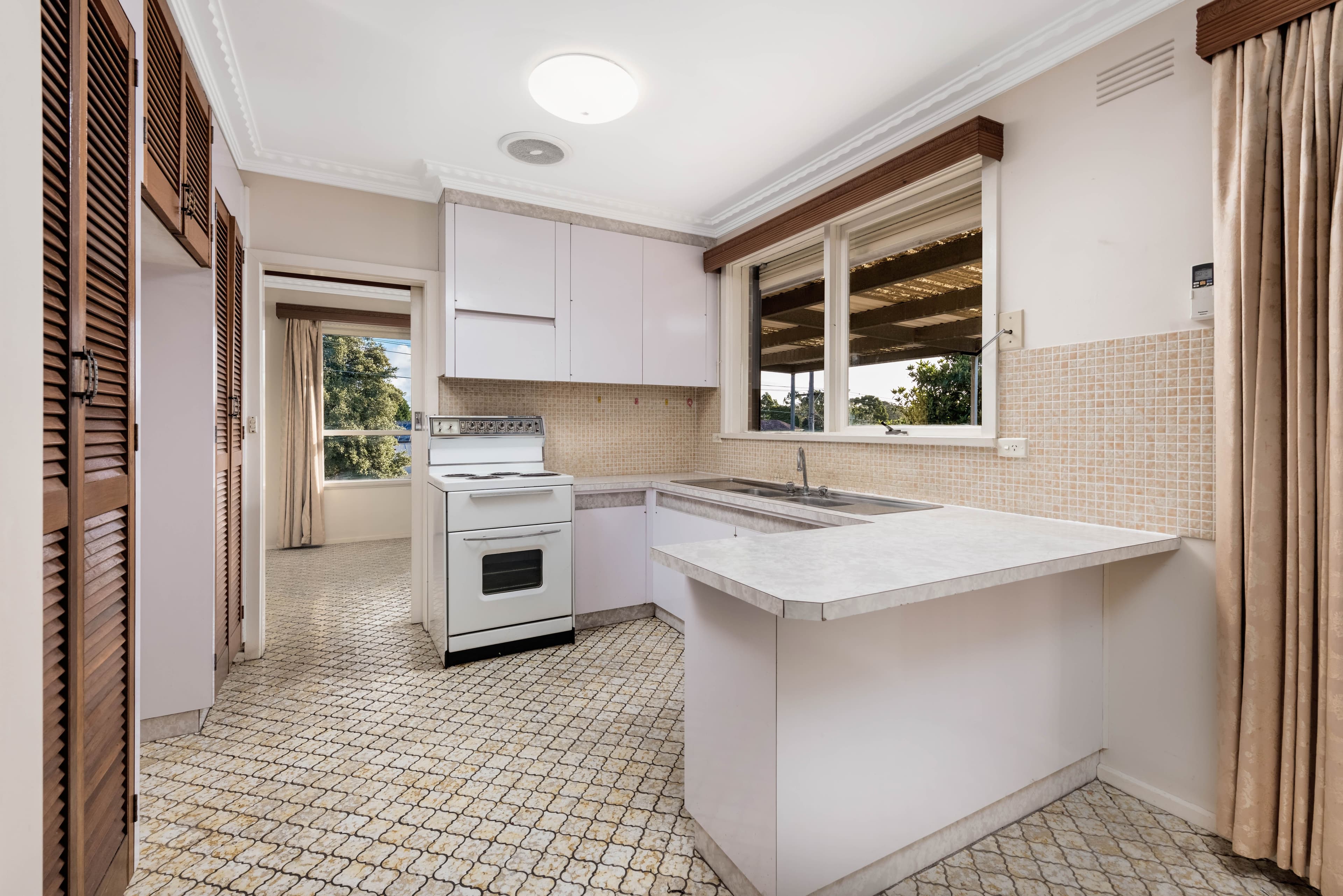 15 Luton Way, Bundoora VIC 3083, Bundoora - Thumbnail 6