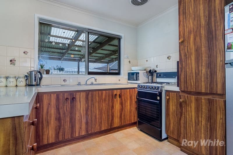 13 Lorraine Court, PAKENHAM VIC 3810, Pakenham - Thumbnail 3