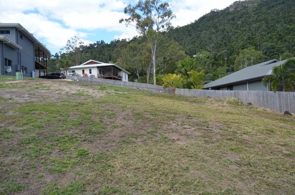 71 Country Road, CANNONVALE QLD 4802, Cannonvale - Image 1