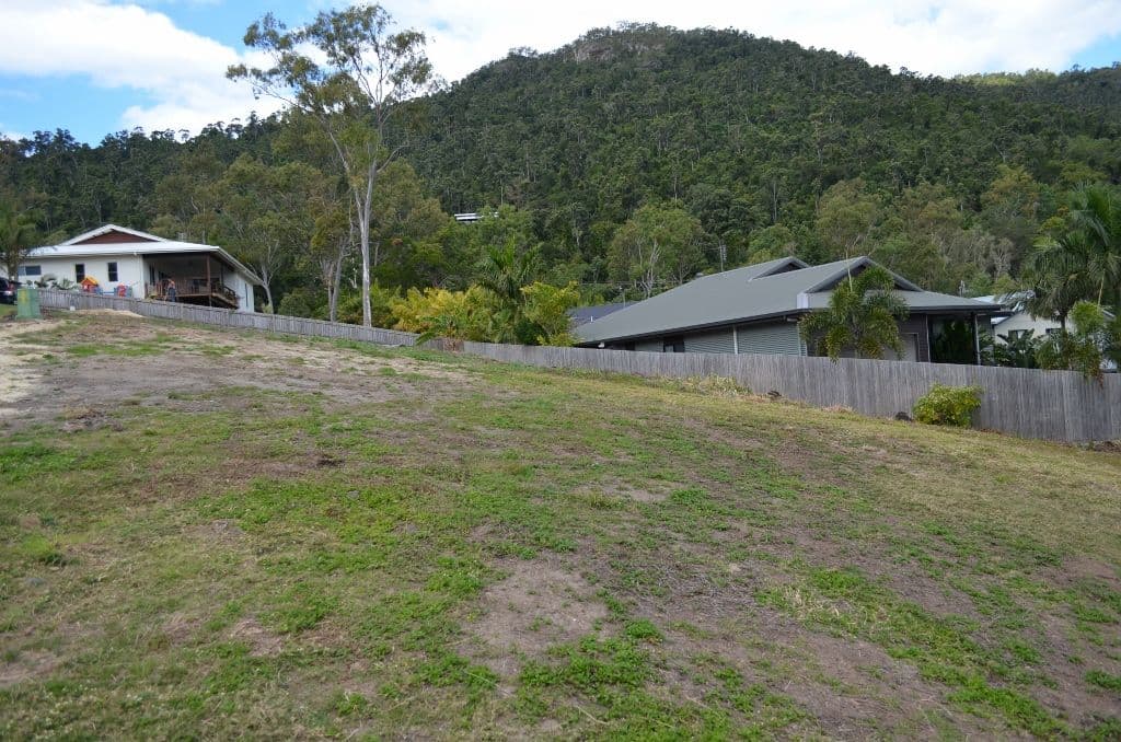 71 Country Road, CANNONVALE QLD 4802, Cannonvale - Thumbnail 2