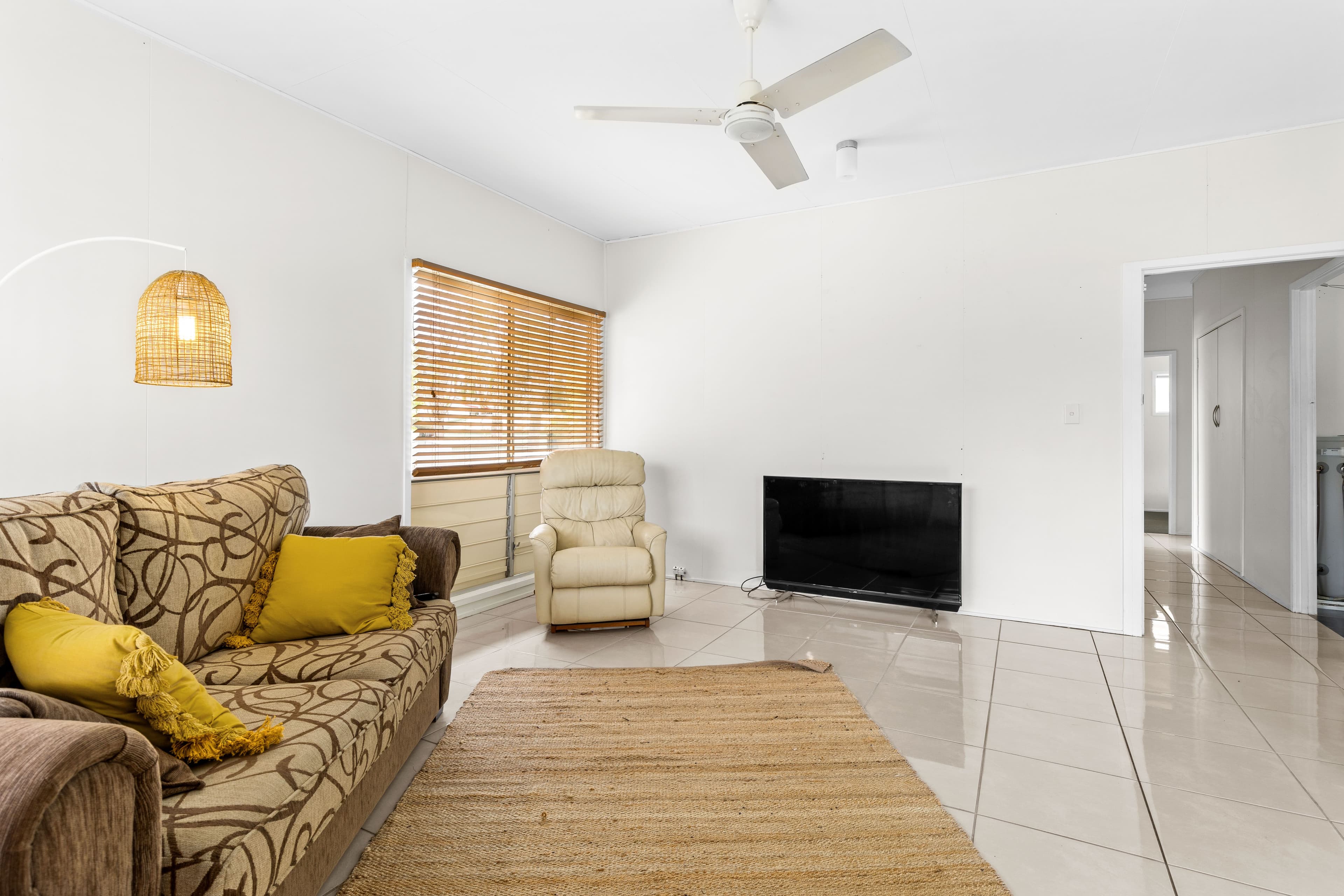 21 Centenary Drive, Emerald QLD 4720, Emerald - Thumbnail 3