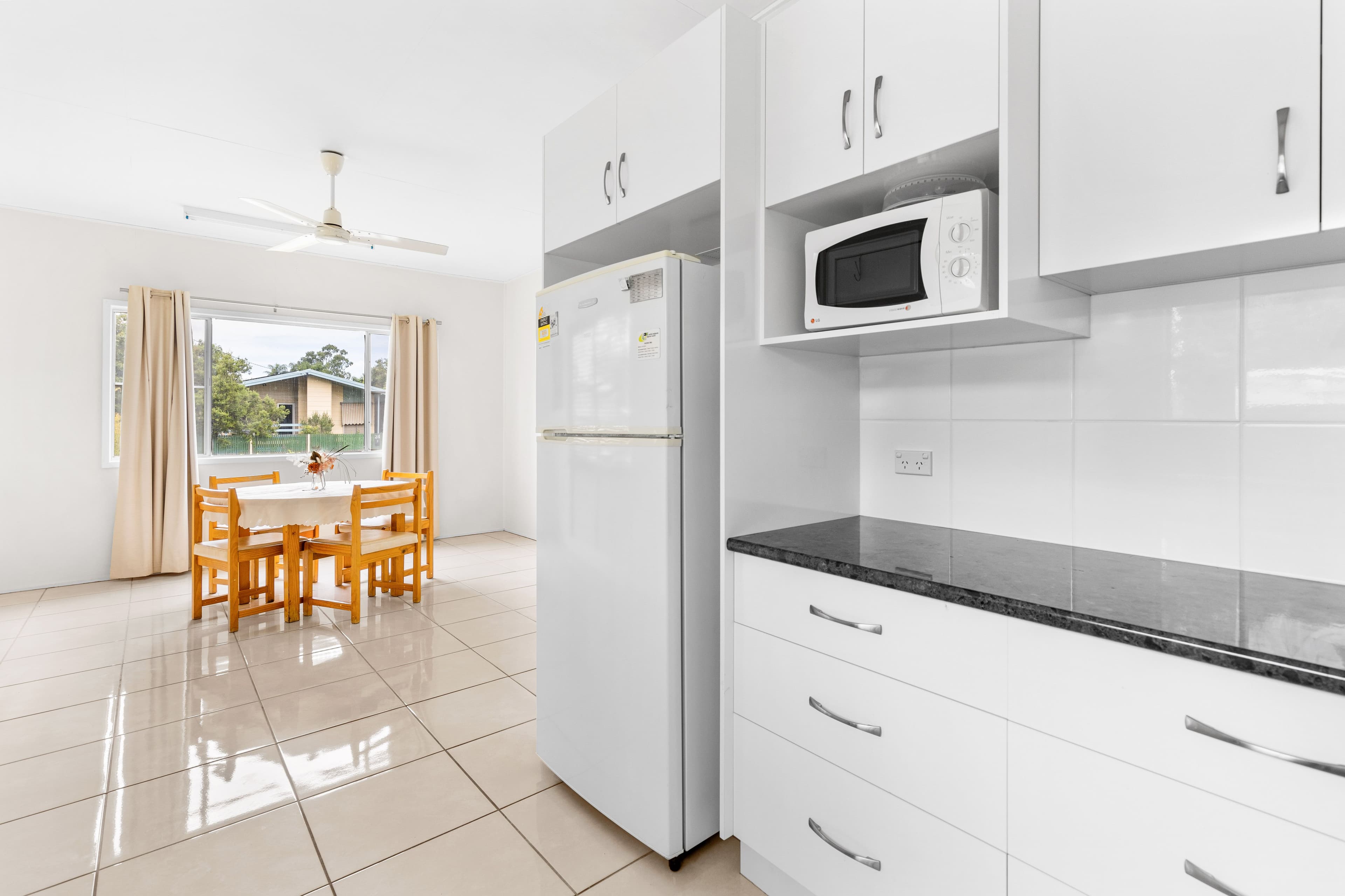21 Centenary Drive, Emerald QLD 4720, Emerald - Thumbnail 8