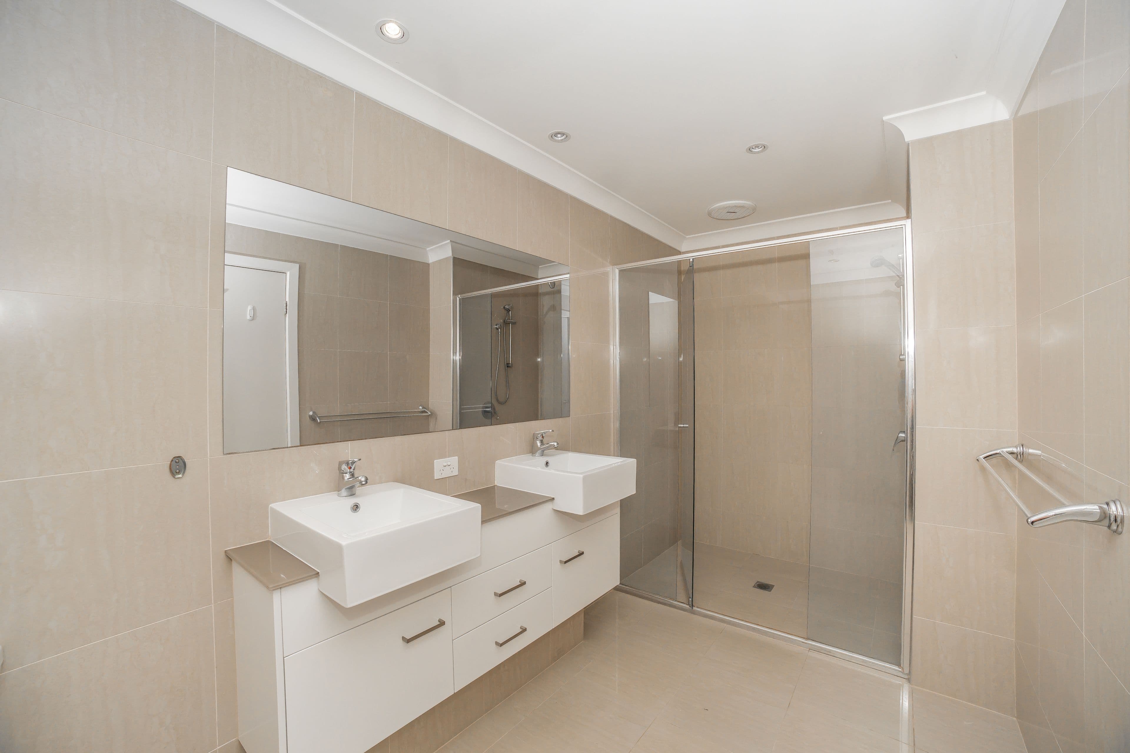 60 Broad Street, Labrador QLD 4215, Labrador - Thumbnail 7