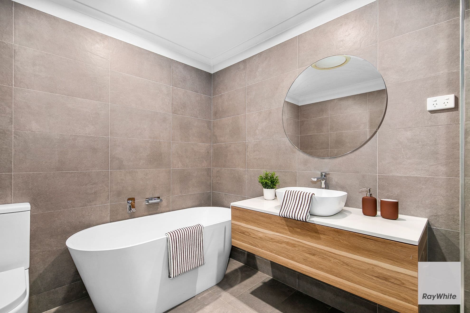 16 Santos Court, Keilor Downs VIC 3038, Keilor Downs - Thumbnail 3