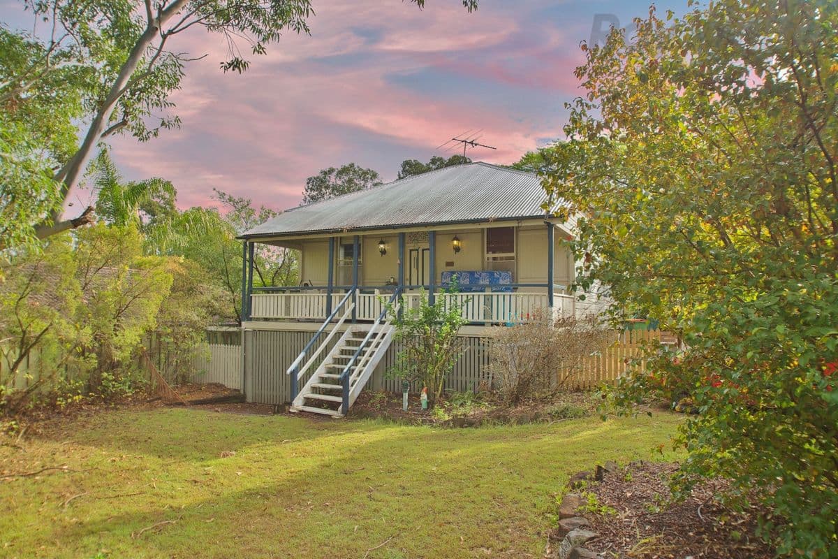 24 Charlotte Street, Blackstone QLD 4304, Blackstone - Thumbnail 2