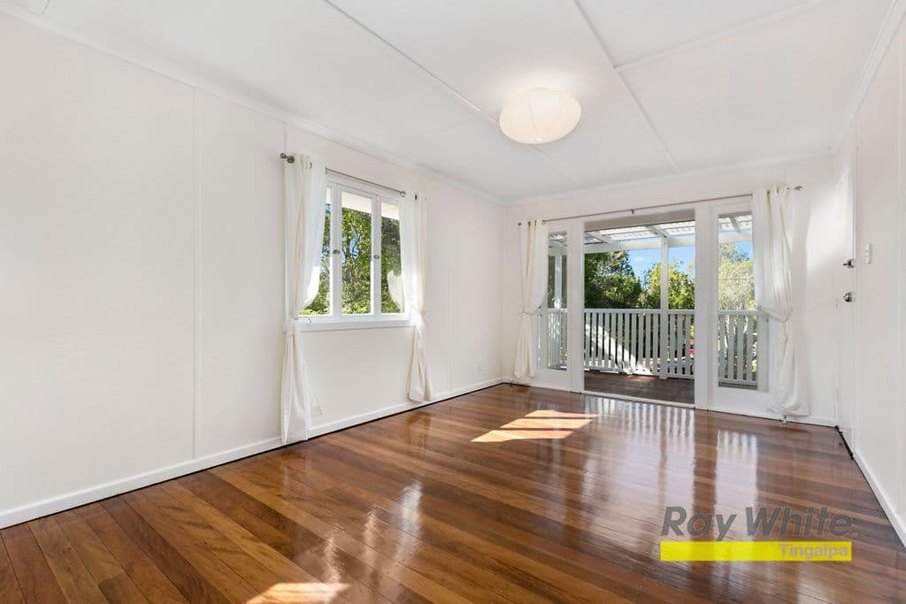 165 Wondall Road, Wynnum West QLD 4178, Wynnum West - Thumbnail 2