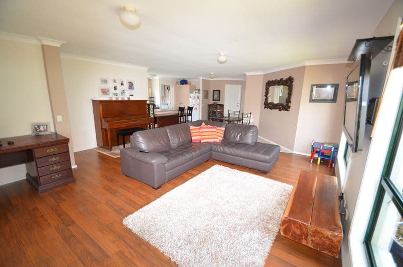 47 Marble Arch Place, ARUNDEL QLD 4214, Arundel - Thumbnail 3
