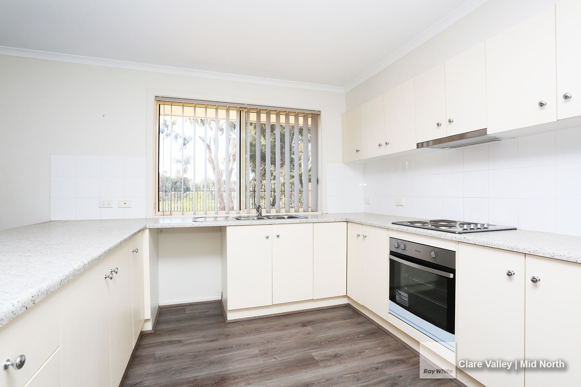 16 Boronia Circuit, Balaklava SA 5461, Balaklava - Thumbnail 2