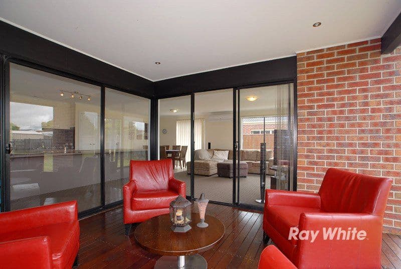 132 Rosebank Drive, CRANBOURNE NORTH VIC 3977, Cranbourne North - Thumbnail 2