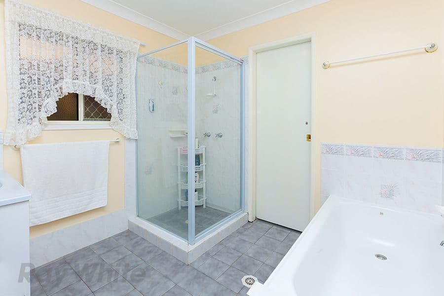 24 Ravenswood Lane, Springfield QLD 4300, Springfield - Thumbnail 3