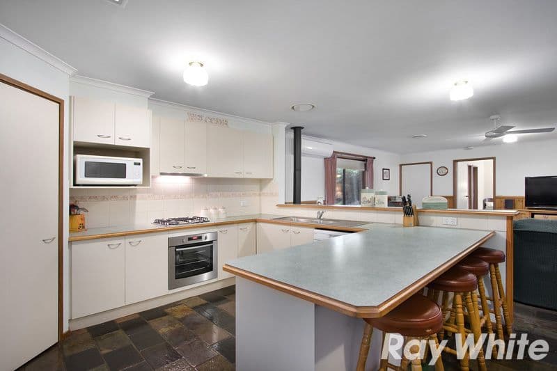 6 Peter Court, PAKENHAM VIC 3810, Pakenham - Thumbnail 3