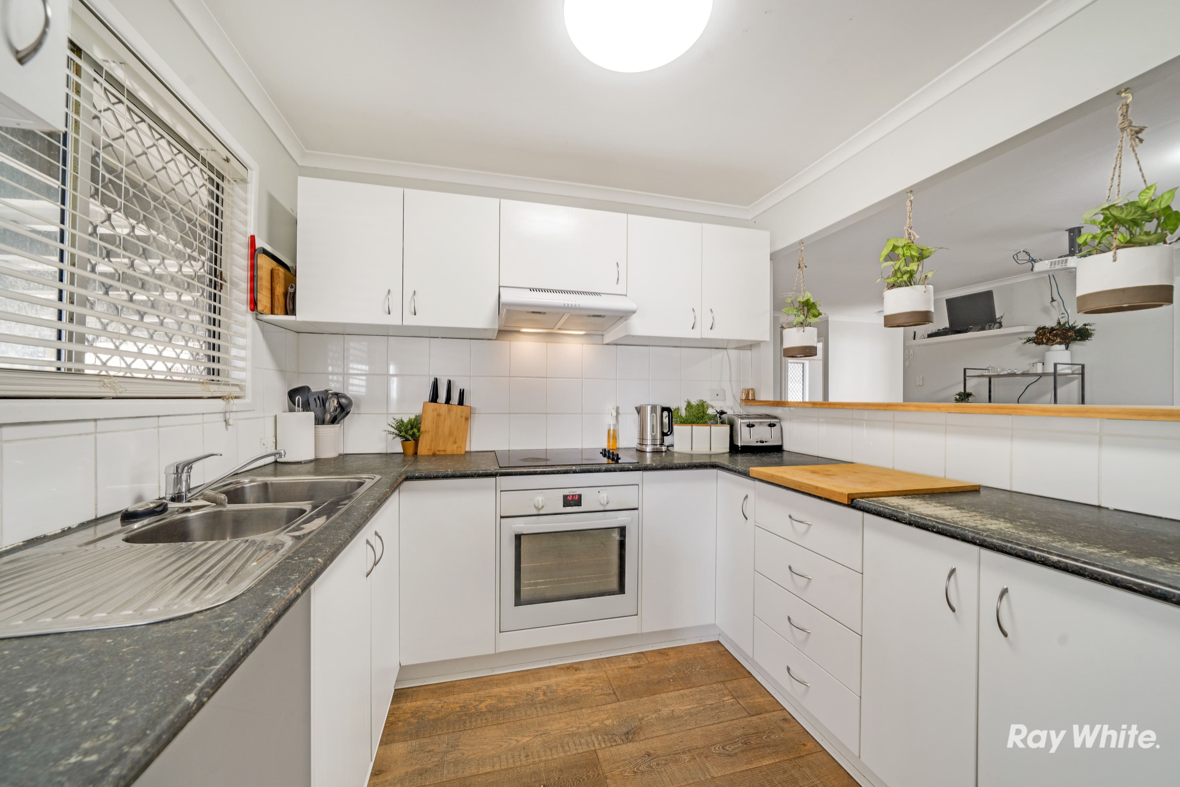 8 Dampier Avenue, Eagleby QLD 4207, Eagleby - Thumbnail 3