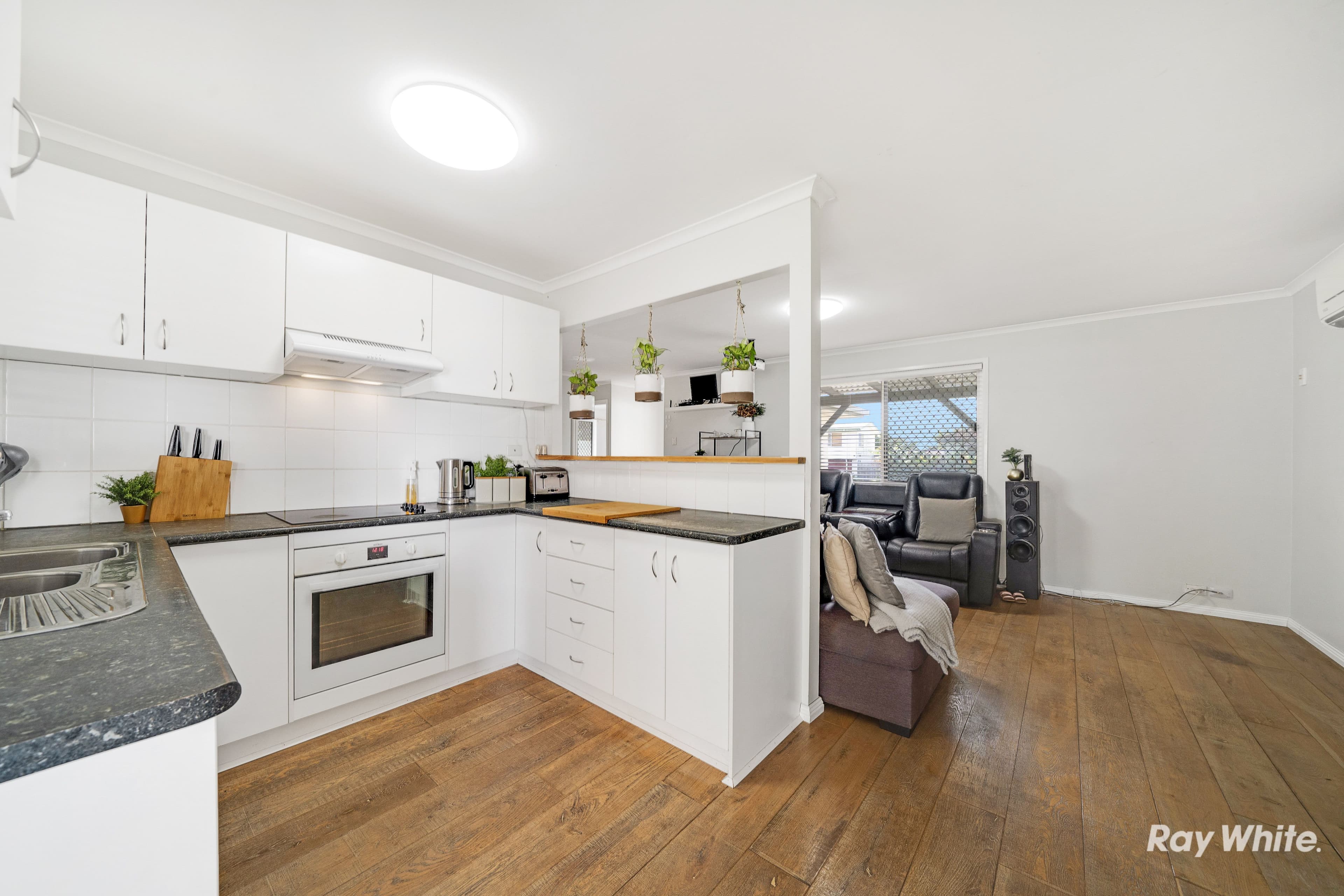 8 Dampier Avenue, Eagleby QLD 4207, Eagleby - Thumbnail 5