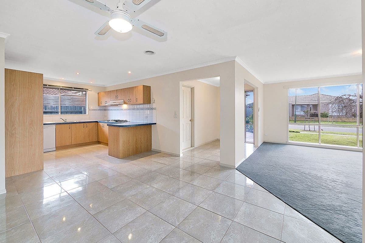 1 Chatham Close, Cranbourne East VIC 3977, Cranbourne East - Thumbnail 4