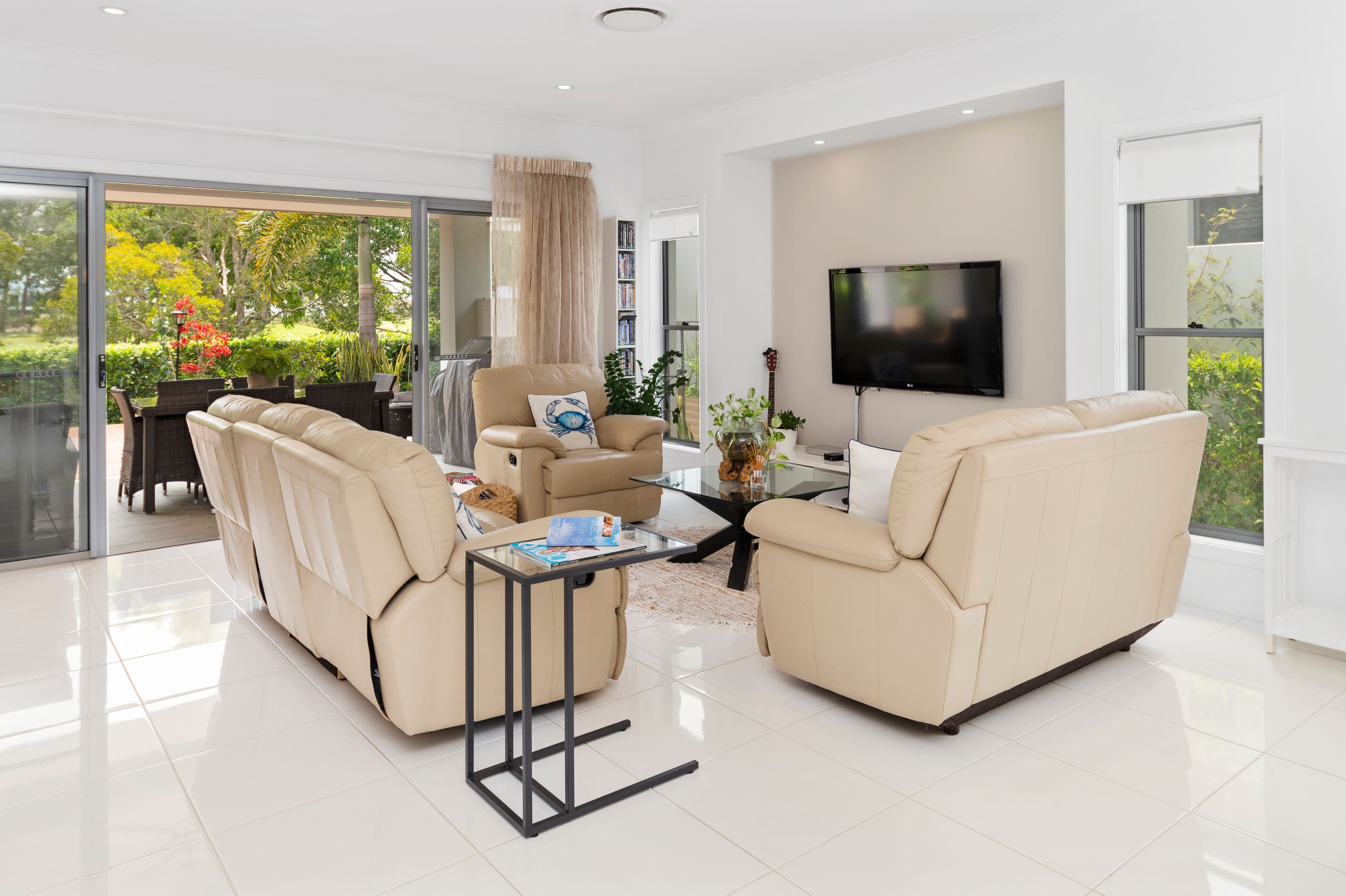 9114 Peter Senior Drive, Hope Island QLD 4212, Hope Island - Thumbnail 6