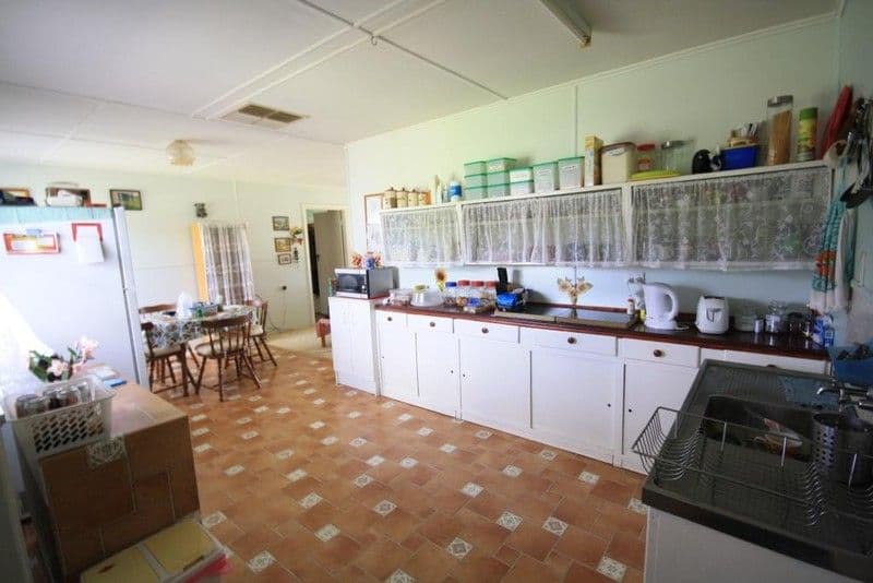 5 MacDonald Street, EIDSVOLD QLD 4627, Eidsvold - Thumbnail 3