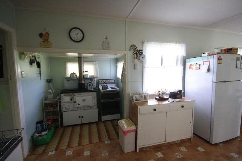 5 MacDonald Street, EIDSVOLD QLD 4627, Eidsvold - Thumbnail 6
