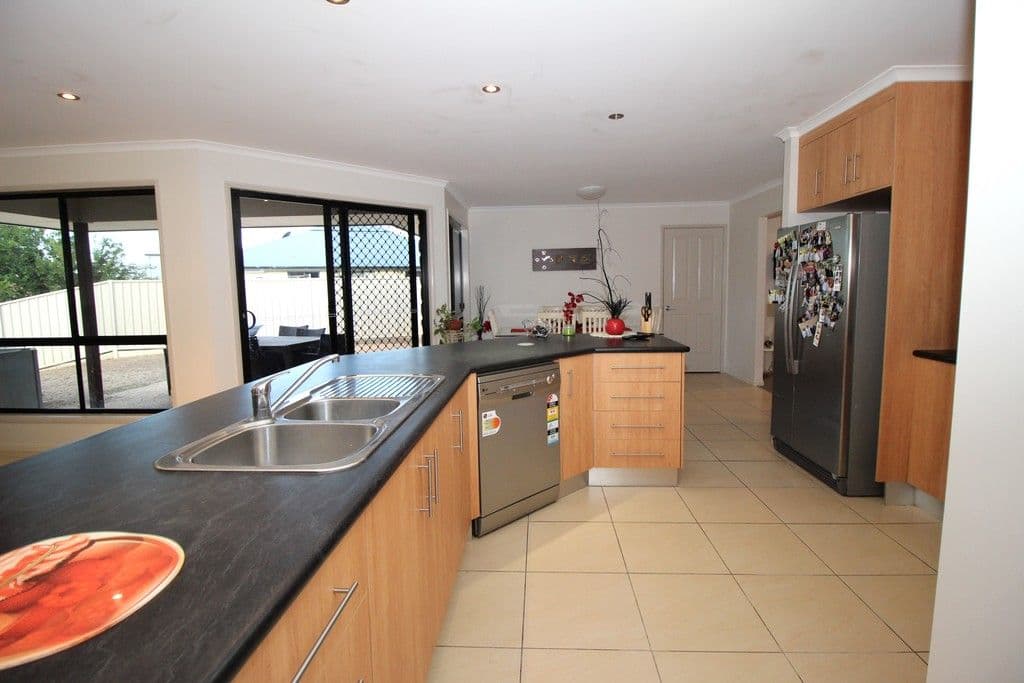 11 Chandon Court, Emerald QLD 4720, Emerald - Thumbnail 2