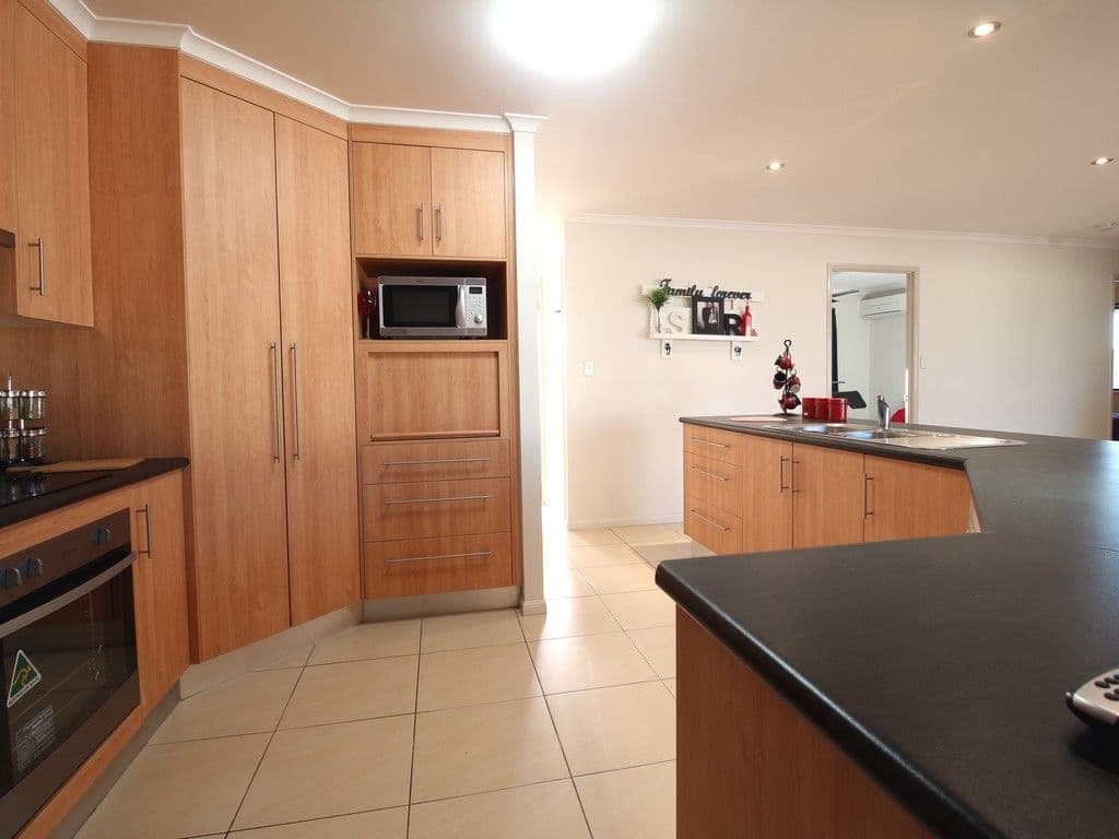 11 Chandon Court, Emerald QLD 4720, Emerald - Thumbnail 3