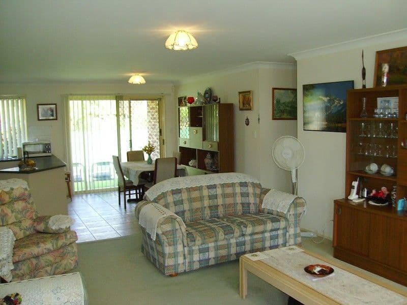Unit 5 Clearwaters, 2 North Street, Golden Beach QLD 4551, Golden Beach - Thumbnail 2