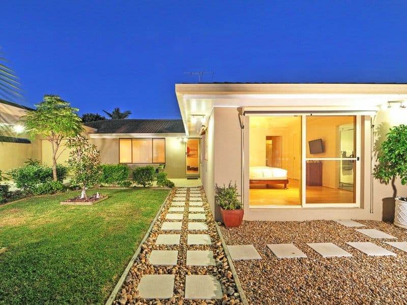 17 Bowline Road, Mermaid Waters QLD 4218, Mermaid Waters - Thumbnail 2